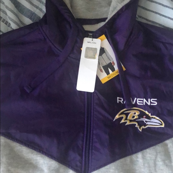Ravens zip up jacket. Official NFL gear - Picture 4 of 4